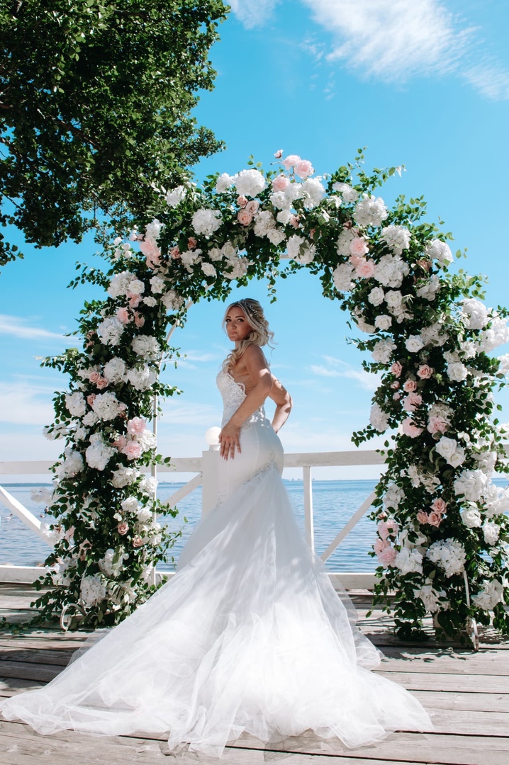 Свадьба в шатре на природе за городом СПб