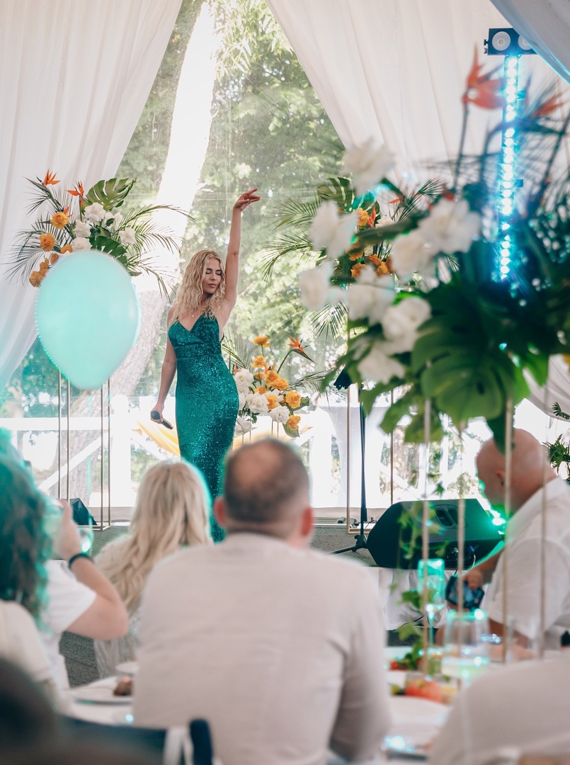 Свадьба в шатре на природе за городом СПб