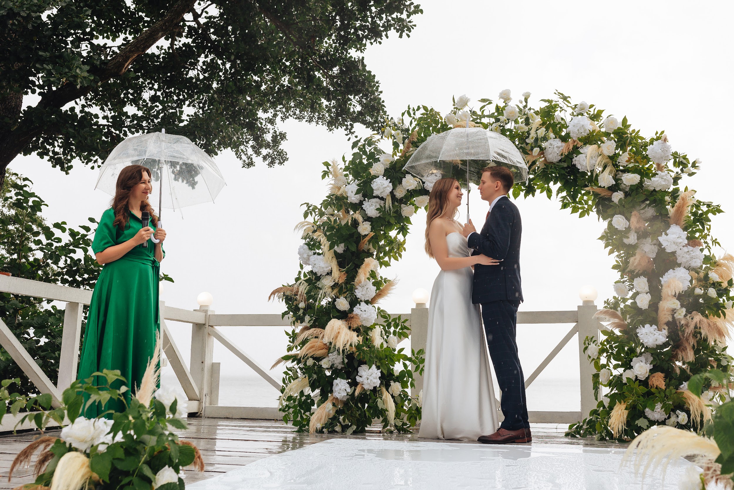 Свадьба в шатре на природе за городом СПб