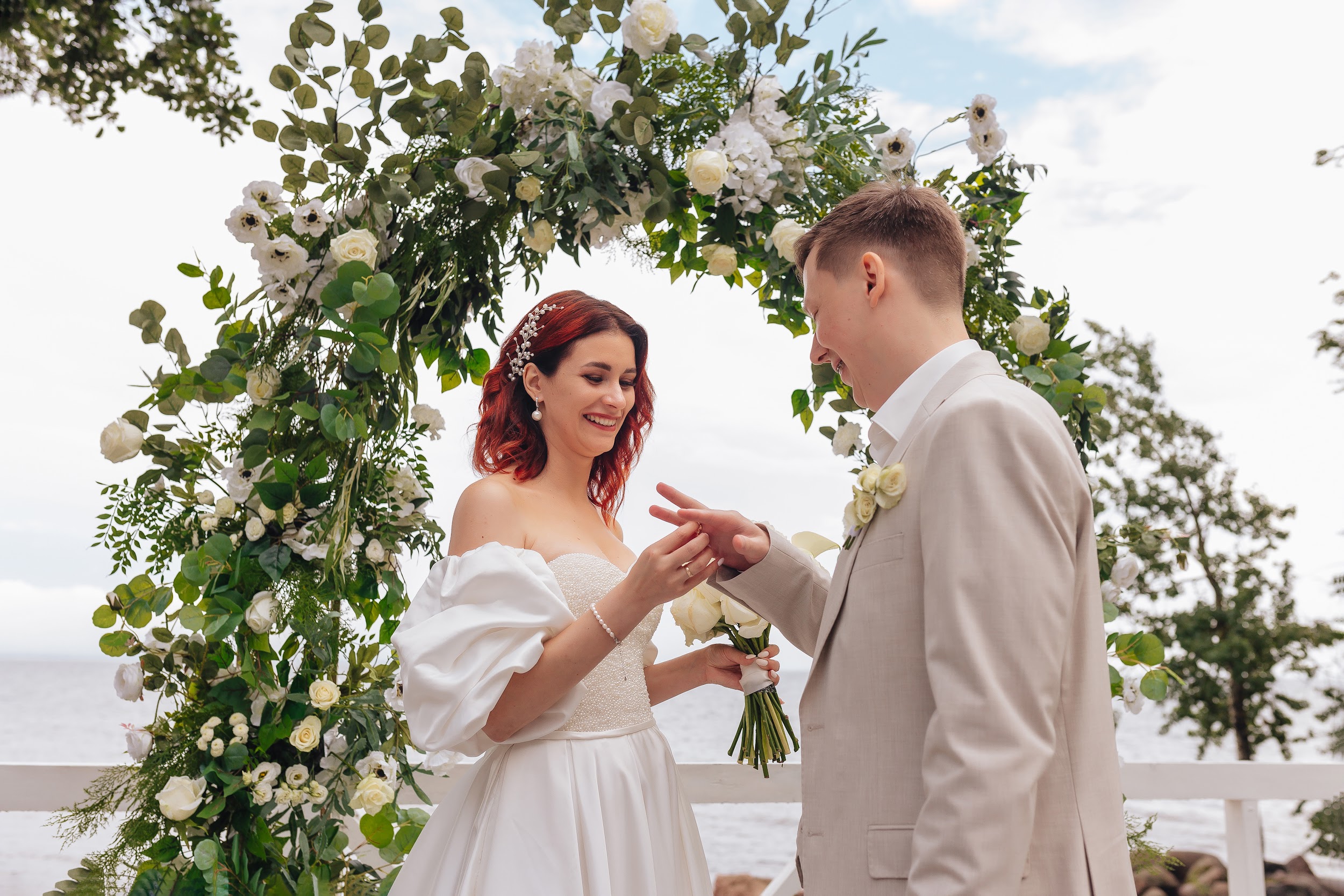 Свадьба в шатре на природе за городом СПб