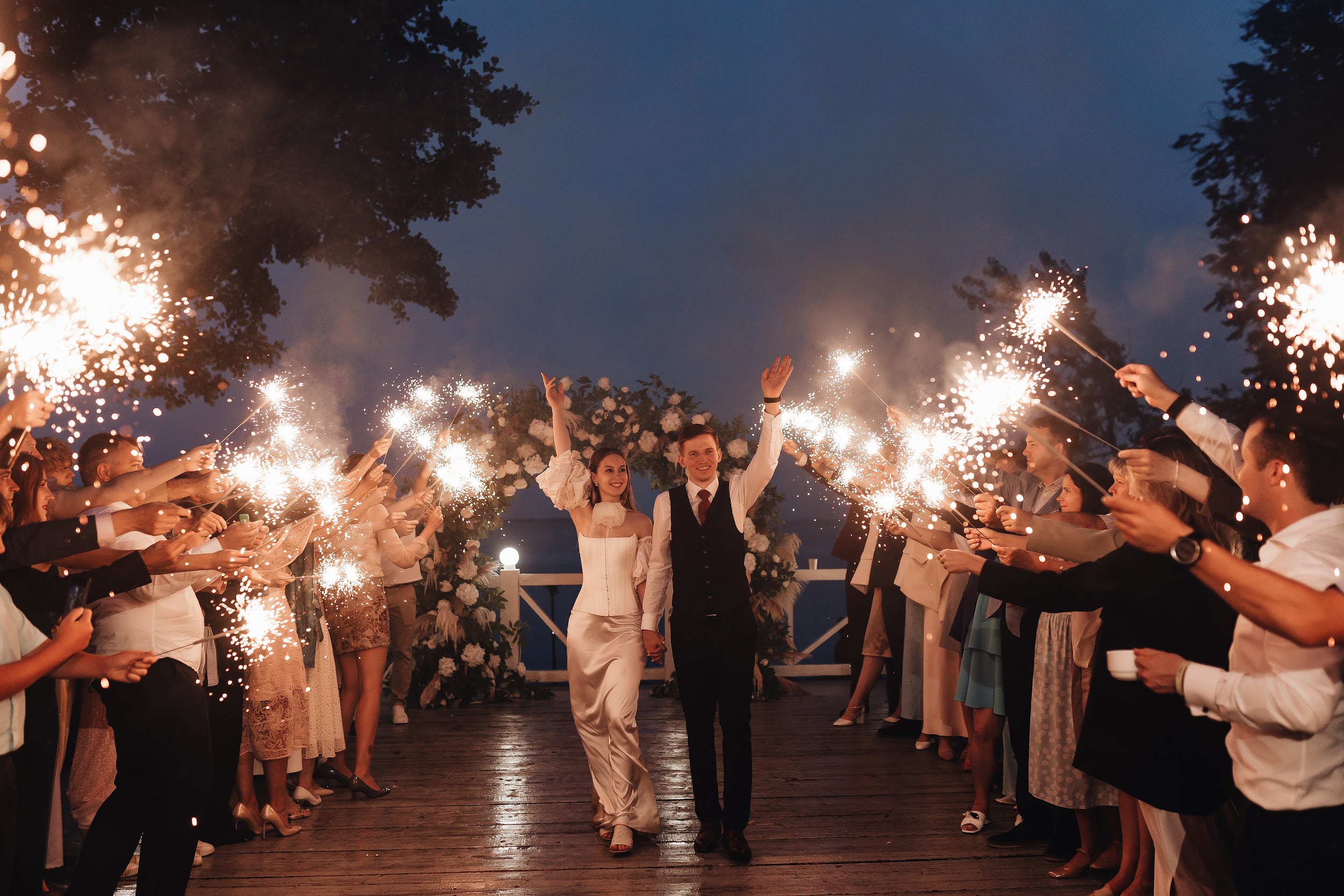 Свадьба в шатре на природе за городом СПб