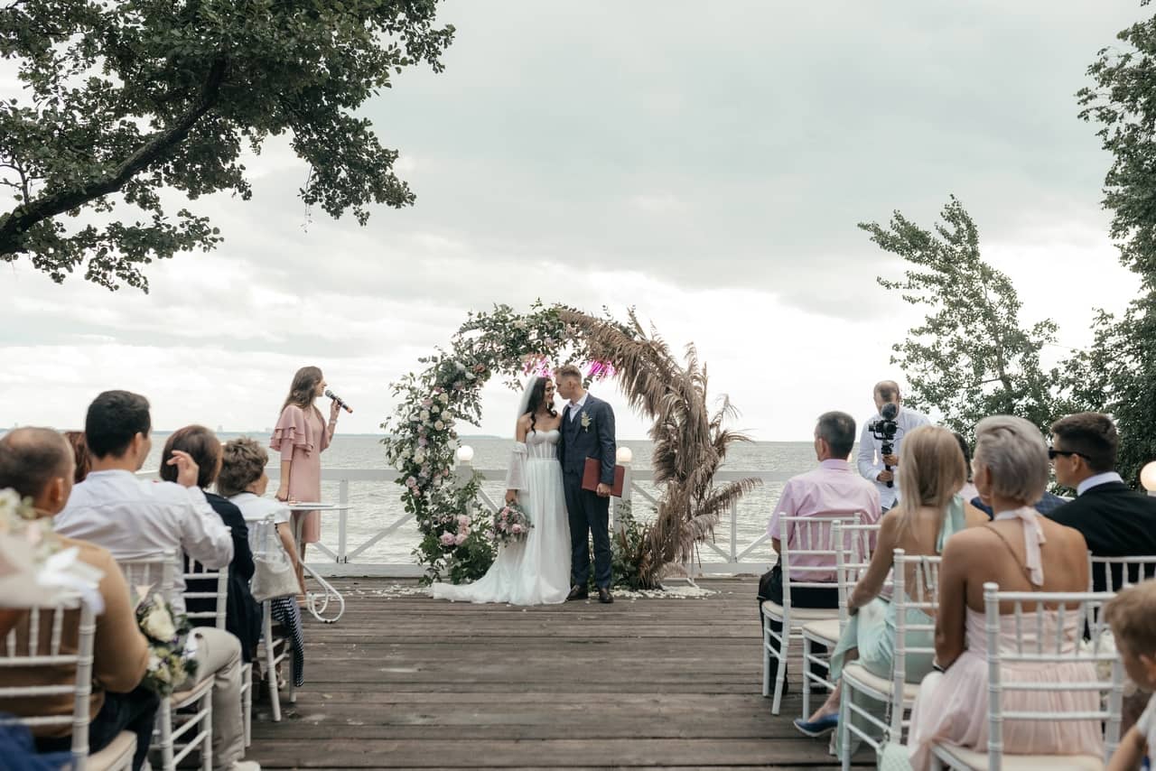 Свадьба в шатре на природе за городом СПб