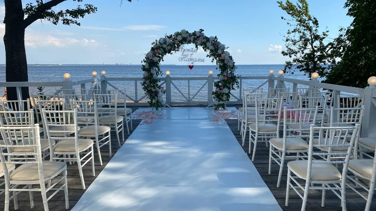 Свадьба в шатре на природе за городом СПб