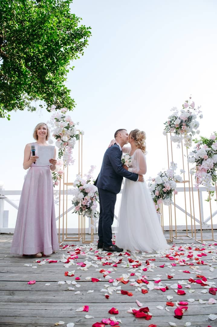 Свадьба в шатре на природе за городом СПб