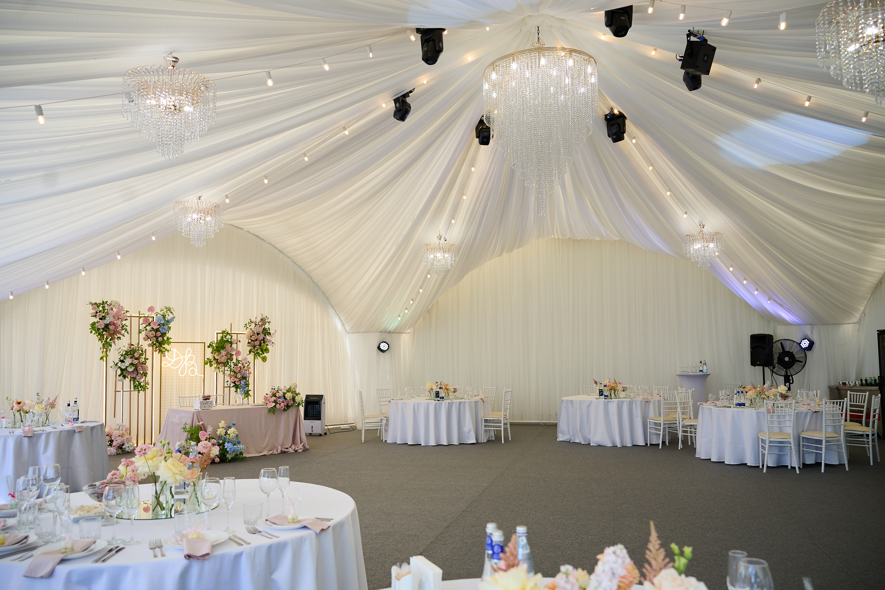 Свадьба в шатре на природе за городом СПб